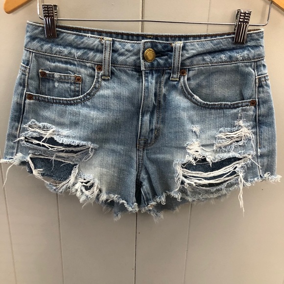 AMERICAN EAGLE l Size 0 l Short Short Hi-Rise Damaged Denim Shorts l FESTIVAL - Picture 8 of 9